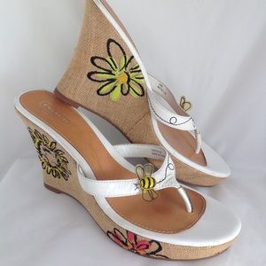 COACH Mattie Bumble Bee & Flowers Sandals size 11M
